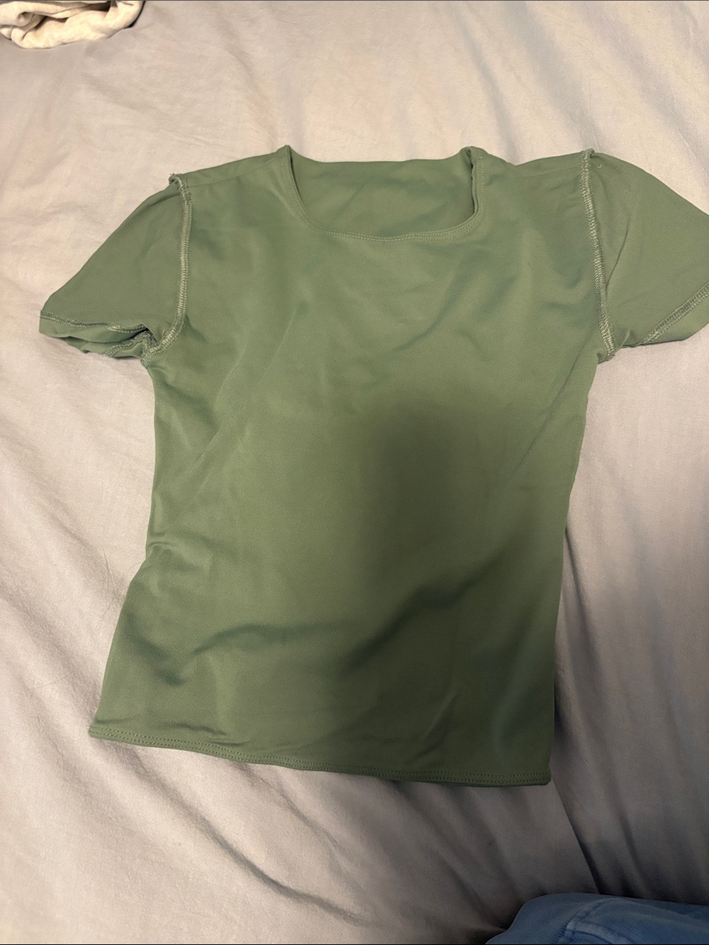Aritzia contour crop top